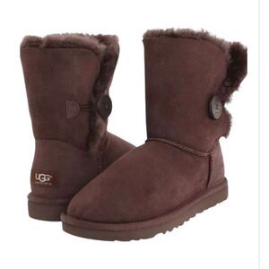 UGG Bailey Button "Chocolate Brown" Winter Boot Size 8